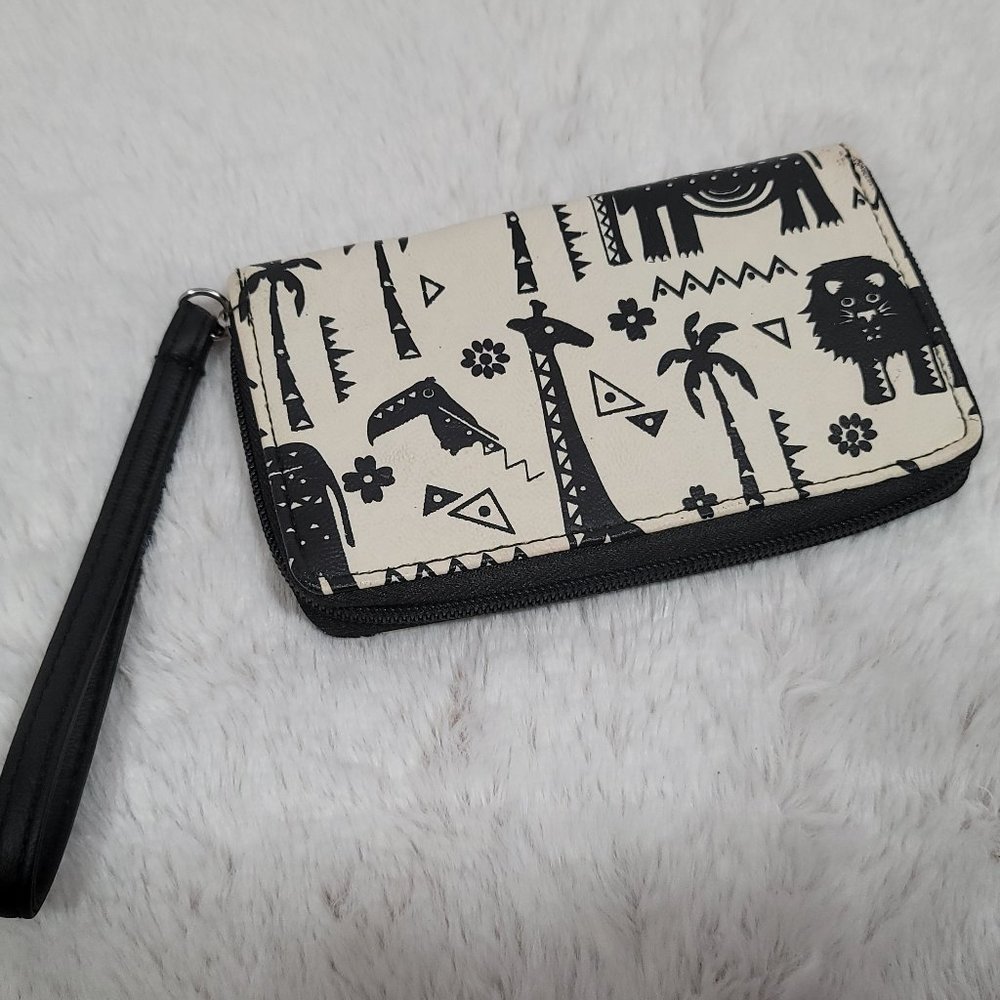 Bold Graphic Print Black & White Animal Safari Zip Wristlet Wallet